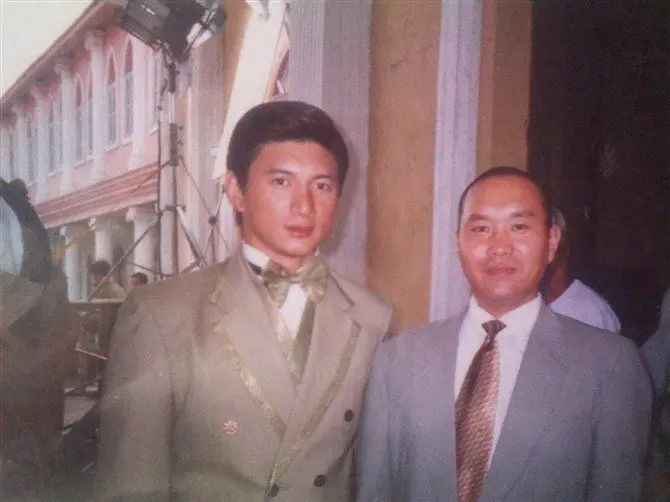 ╰︶渲染丶離別殇的主播照片
