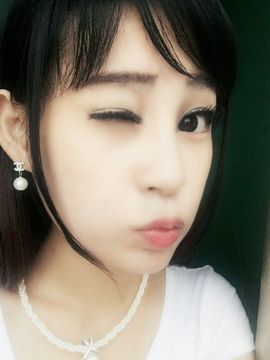 小雪是亲亲狂魔主播照片