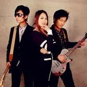 ╰︶￣萤火乐团丶〆