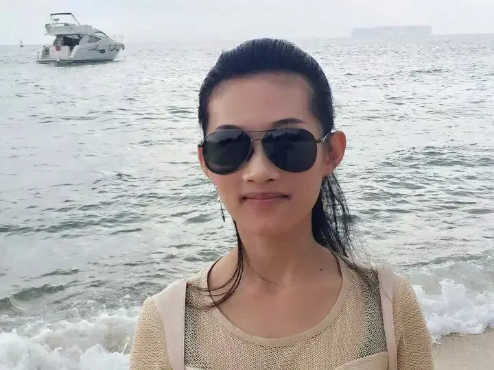海天佳佳-安静唱歌的主播照片