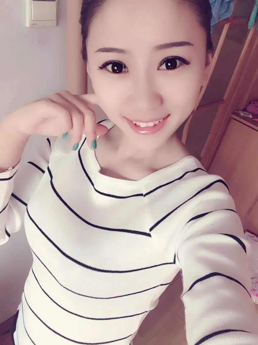シ小雨丶Jenny的主播照片