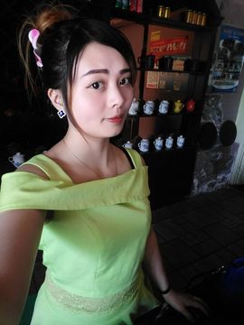 思密达，小酒窝主播照片