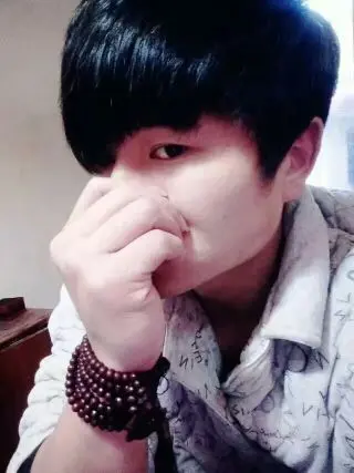 -小进进的主播照片