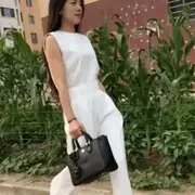 《万紫千红》的总裁