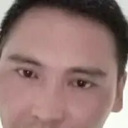 一半天真、一半无邪