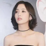 她，，，