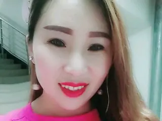 猛虎上身的主播照片