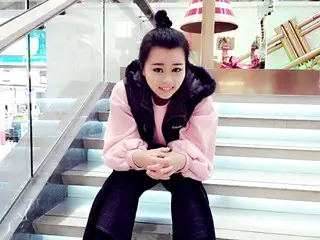 坐着轮船游太空的主播照片