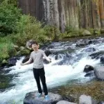 隔山望水
