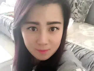 苦中有樂的主播照片