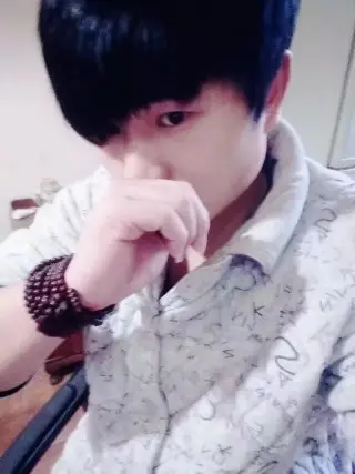 -小进进的主播照片