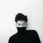 一，少