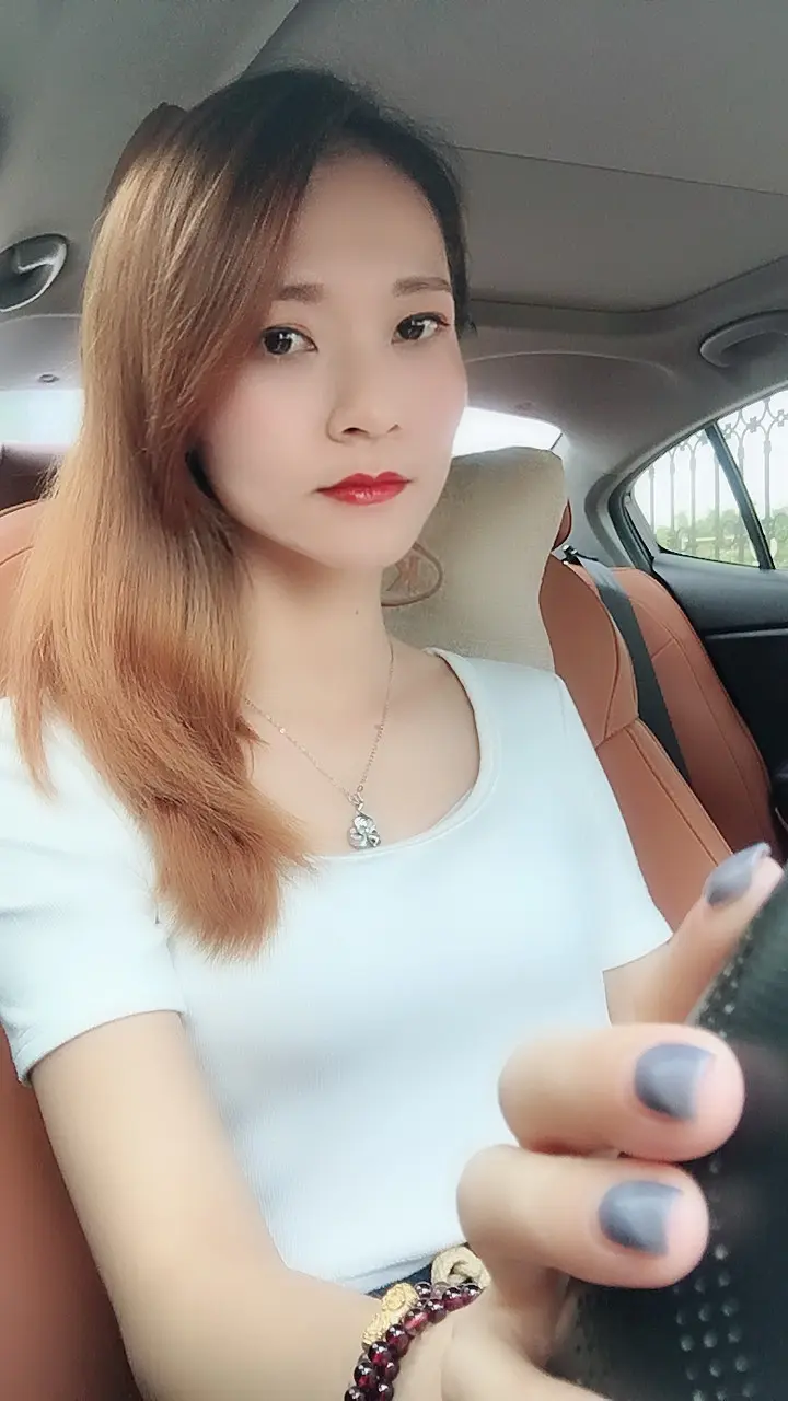 祺宝77的主播照片