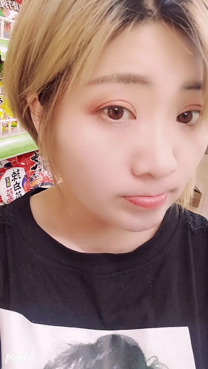 不念过往づ的主播照片