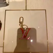 妍只给小蝶刷礼物
