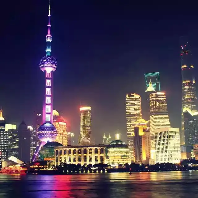 纸扇一摇谈天下主播图片