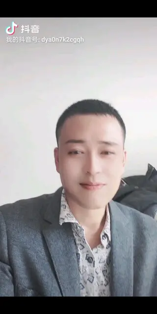 小帅哥自拍