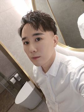 演员孔雀哥哥的图片