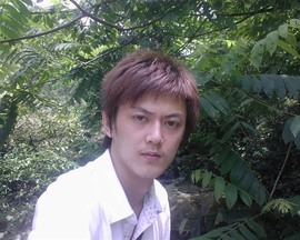 有故事的小哥主播照片