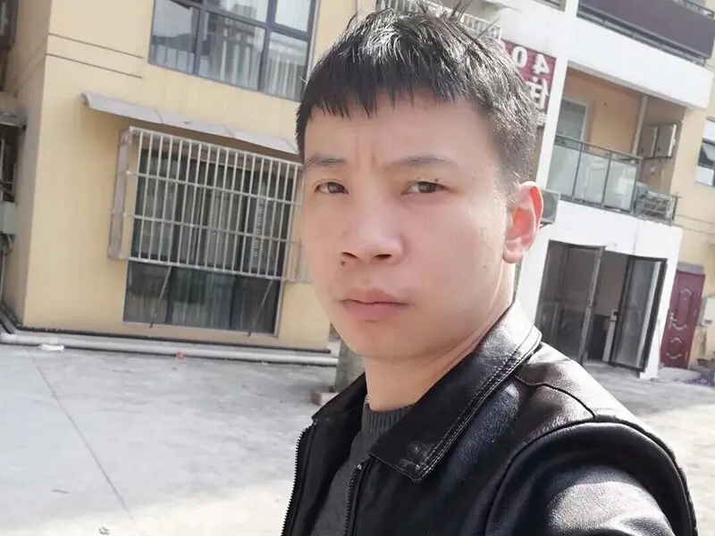 丿卍丿的主播海报