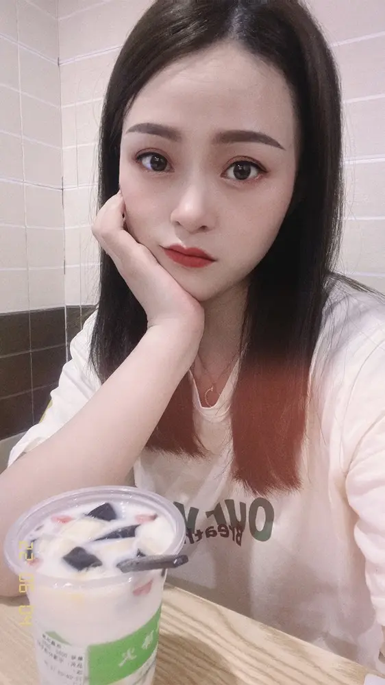 晓晓❥(会唱歌)的主播照片