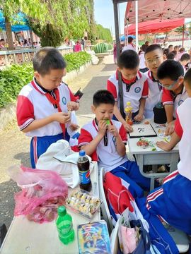 主动给的偏爱与施舍的图片