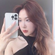Z雯_
