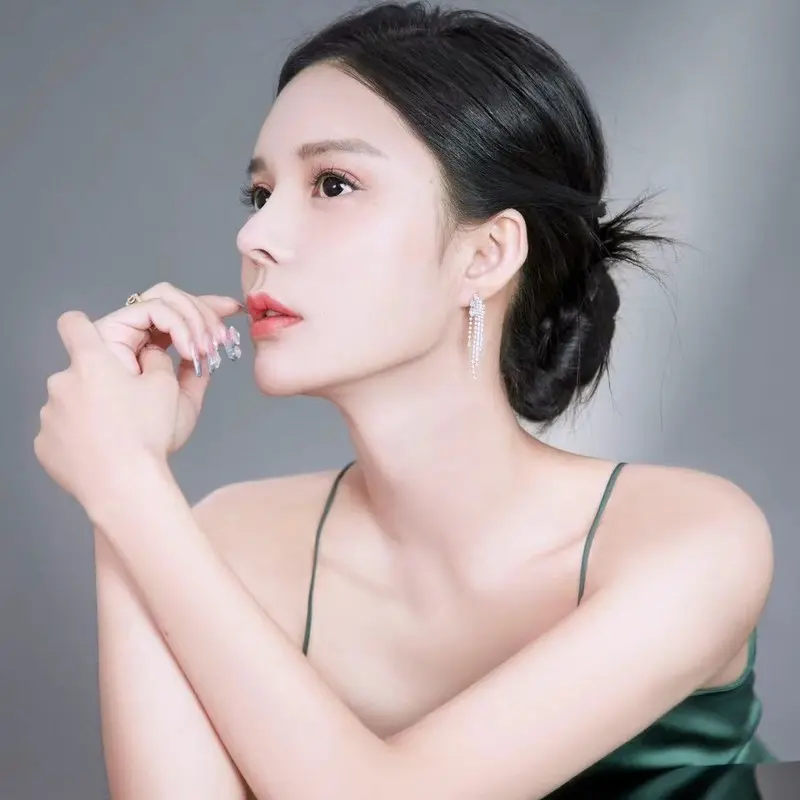 小腰（恶魔）的主播海报