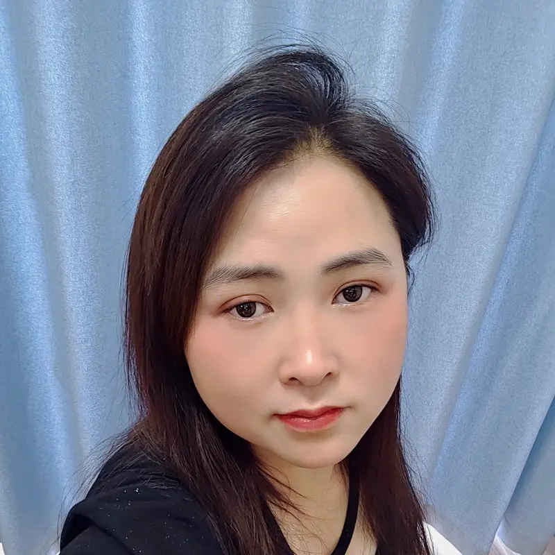 新人英英求保护的主播海报