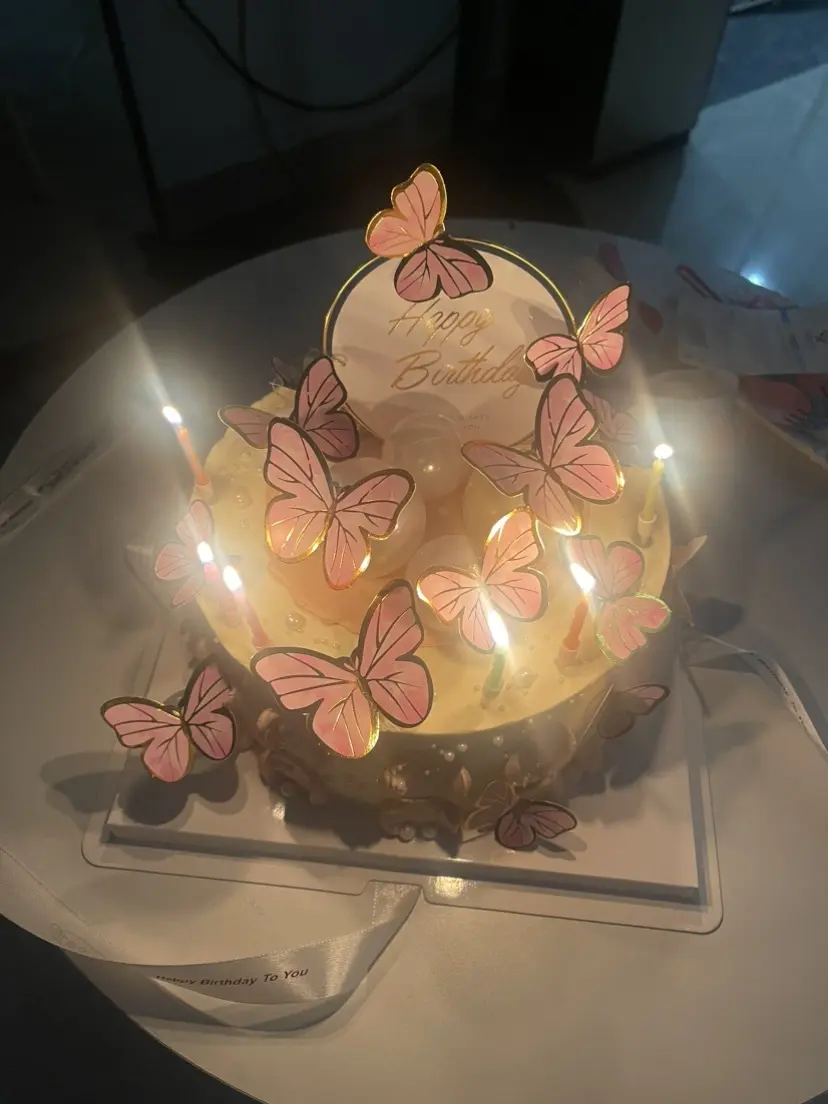 烟火里的尘埃压的主播照片