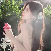 妍^.^