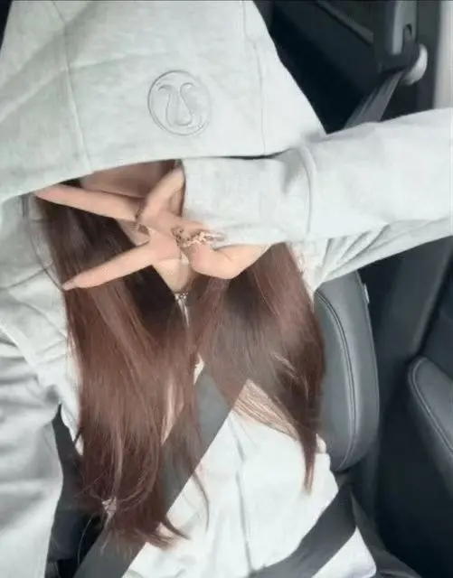 妮崽🎤好好唱歌的主播照片