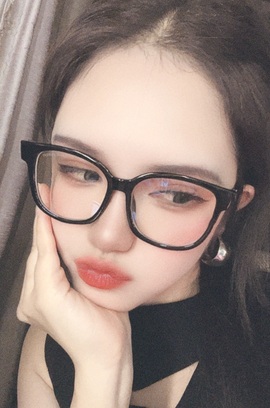 谁家热舞小乖乖吖主播照片