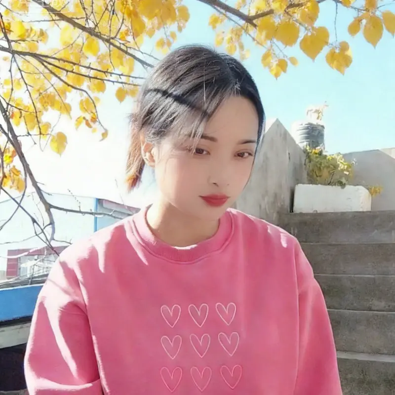 小芳🌸努力版海报