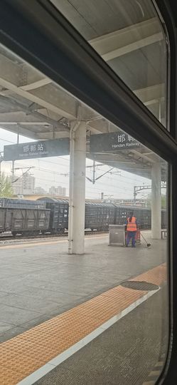 单身可撩峰哥的图片