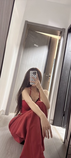 不敢说话的欢欢主播照片