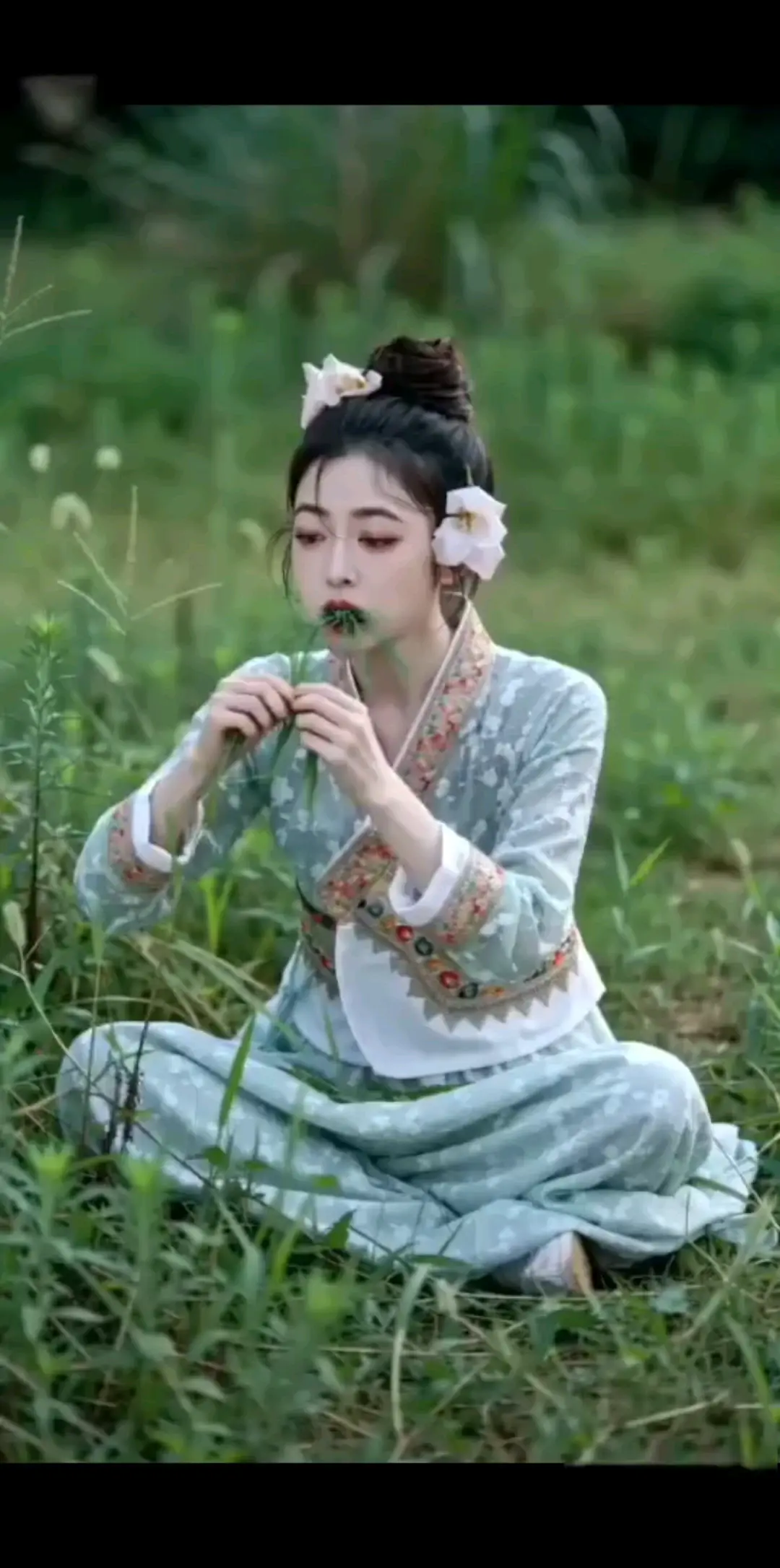 看啥看，吃点咋了，/