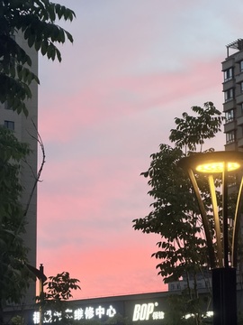 小小鱼🐬一点半播的图片