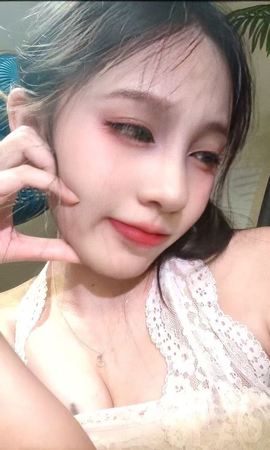 新人小鱼老师主播照片