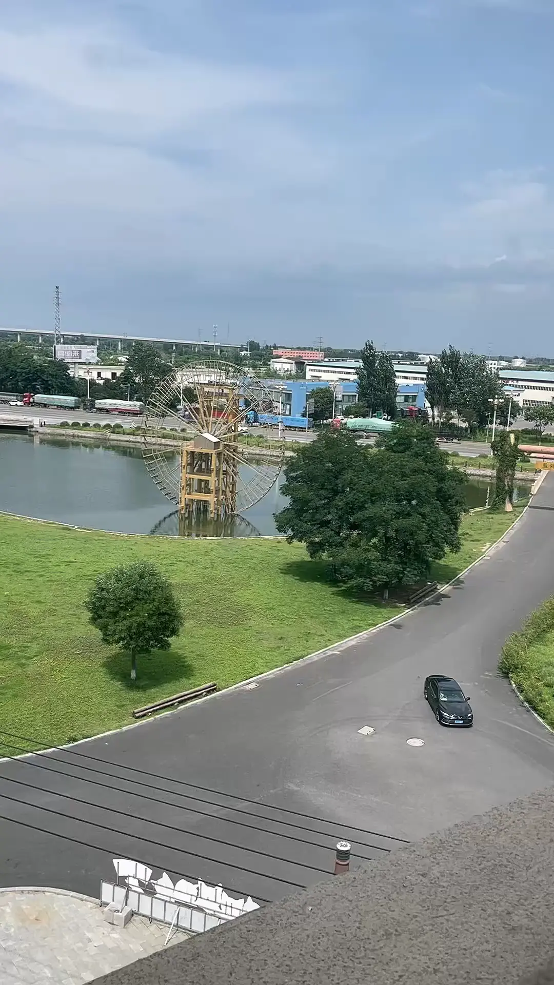 行事坦荡，内心善良，