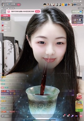 小小鱼🐬一点半播的图片
