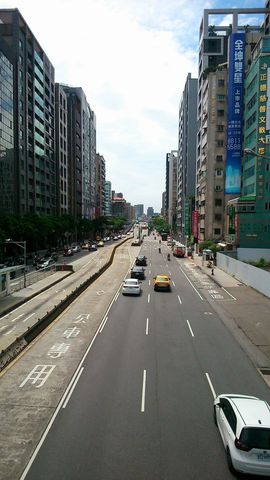 一只楚楚熊☆的图片