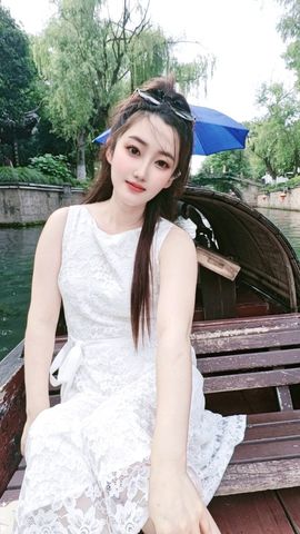 粮芯芯吖主播照片